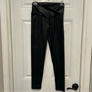 OFFLINE By Aerie Woman’s Leggings “The Hugger”, Black, Textured, Size M